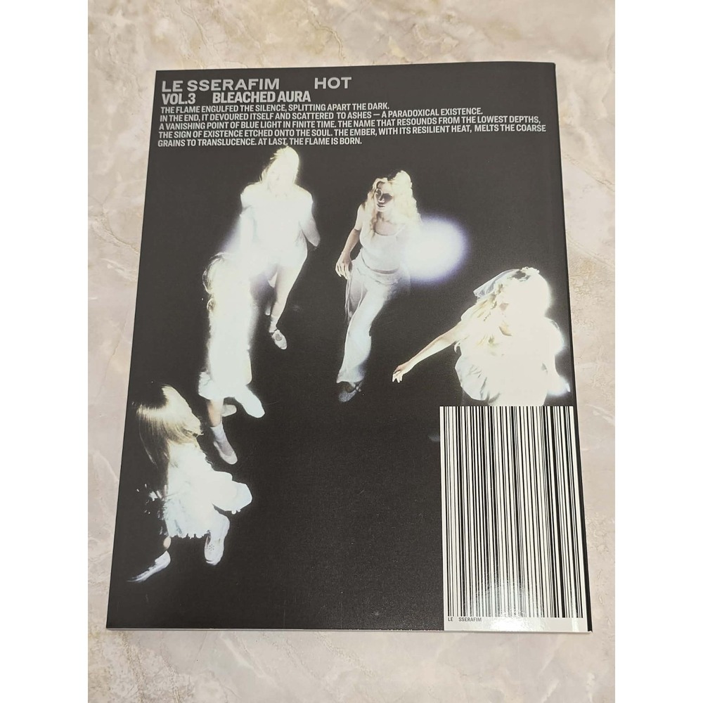 LE SSERAFIM HOT Vol.3 Bleached Aura Album EUC Kpop Photobook CD - Picture 5 of 10